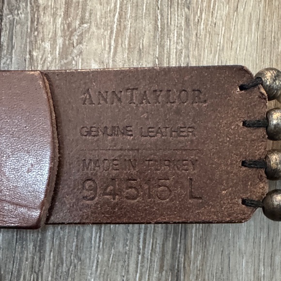 Ann Taylor Brown Leather & Cream Beaded Western Style Belt size Large - Picture 3 of 6